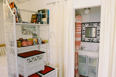 Garden Studio In Cottesloe - Accommodation Gladstone 5