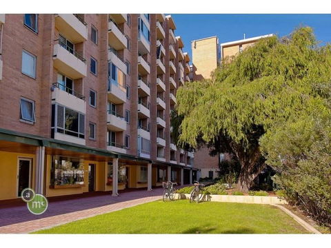 Mollies - Central Fremantle 1 Bedroom Apartment - Accommodation Gladstone 9
