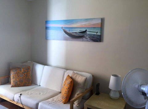 Mollies - Central Fremantle 1 Bedroom Apartment - Accommodation Gladstone 7