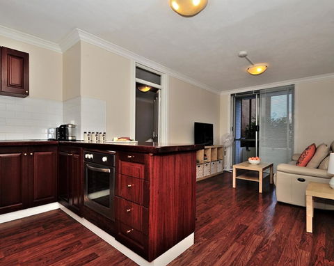 Mollies - Central Fremantle 1 Bedroom Apartment - Accommodation Gladstone 3