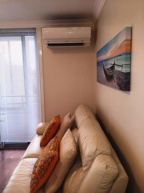 Mollies - Central Fremantle 1 Bedroom Apartment - Accommodation Gladstone 8