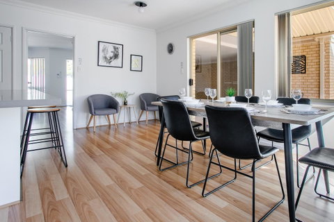 Jane Residence - Accommodation Gladstone 13
