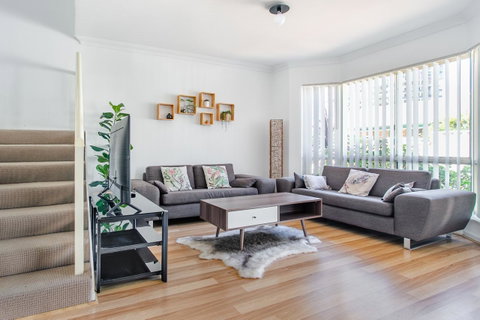 Jane Residence - Accommodation Gladstone 2