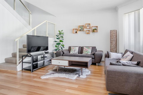 Jane Residence - Accommodation Gladstone 1
