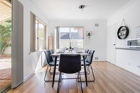 Jane Residence - Accommodation Gladstone 16