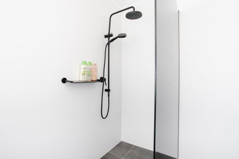 Jane Residence - Accommodation Gladstone 37