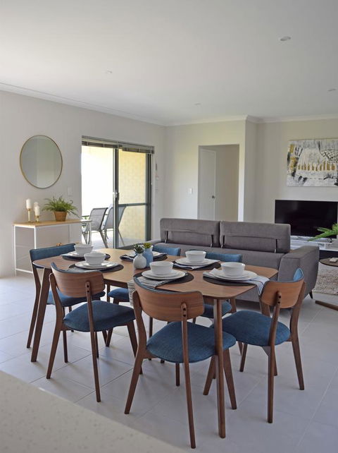 The Kingsleyâ€™s Place â€“ Piara Waters - Accommodation Gladstone 1