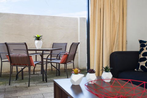 South Perth Executive Apartment - Accommodation Gladstone 3