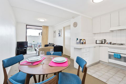 South Perth Executive Apartment - Accommodation Gladstone 0