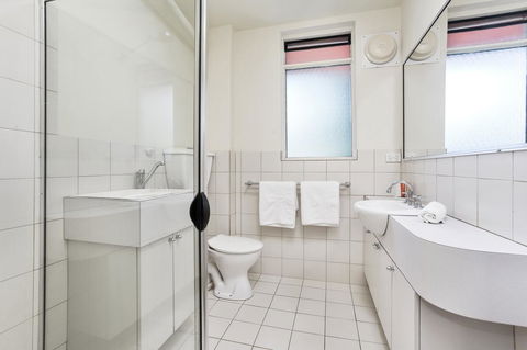 South Perth Executive Apartment - Accommodation Gladstone 7