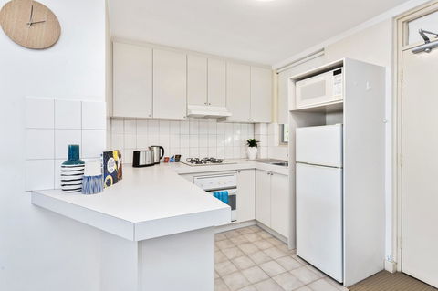 South Perth Executive Apartment - Accommodation Gladstone 4