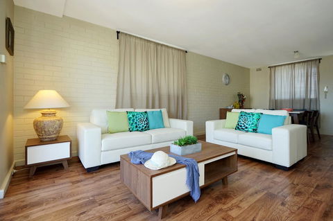 Freo Apartment - Accommodation Gladstone 0