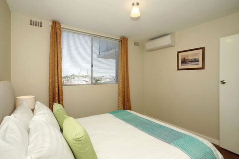Freo Apartment - Accommodation Gladstone 5