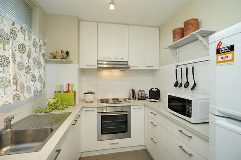 Freo Apartment - Accommodation Gladstone 2