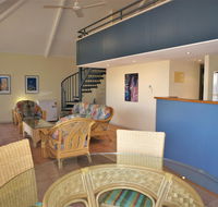Osprey Holiday Village Unit 102 - Relax and unwind in the large spa bath - Accommodation Gladstone