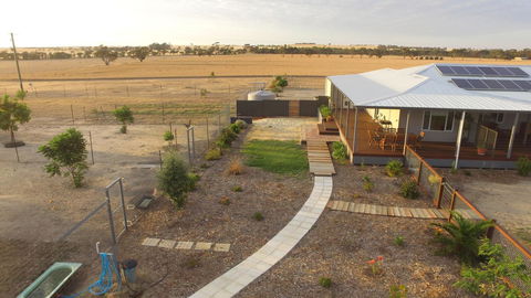 The Mains Guest House 2 Bedroom Farm Stay - Accommodation Gladstone 14