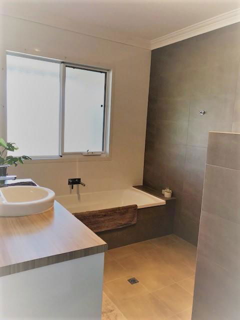 The Mains Guest House 2 Bedroom Farm Stay - Accommodation Gladstone 10