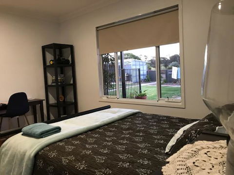 The Mains Guest House 2 Bedroom Farm Stay - Accommodation Gladstone 3
