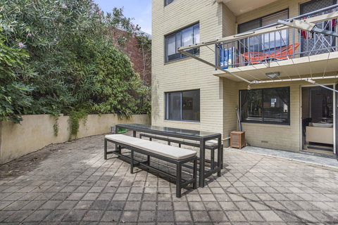 Gorgeous 26 1 Bed Designer Fitout Perfect Location - Accommodation Gladstone 11