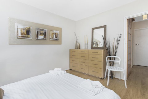 Gorgeous 26 1 Bed Designer Fitout Perfect Location - Accommodation Gladstone 28