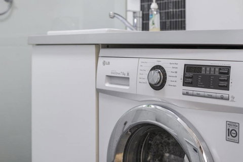 Gorgeous 26 1 Bed Designer Fitout Perfect Location - Accommodation Gladstone 38