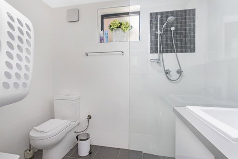 Gorgeous 26 1 Bed Designer Fitout Perfect Location - Accommodation Gladstone 29