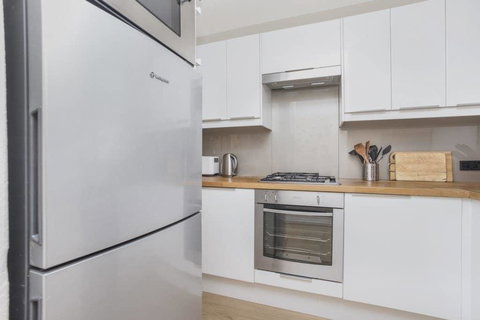 Gorgeous 26 1 Bed Designer Fitout Perfect Location - Accommodation Gladstone 40