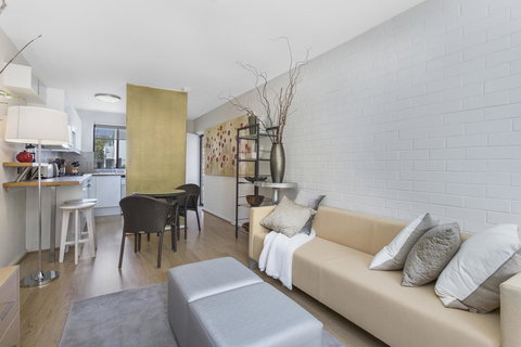 Gorgeous 26 1 Bed Designer Fitout Perfect Location - Accommodation Gladstone 24