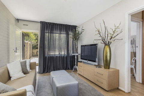 Gorgeous 26 1 Bed Designer Fitout Perfect Location - Accommodation Gladstone 14