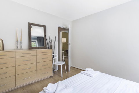 Gorgeous 26 1 Bed Designer Fitout Perfect Location - Accommodation Gladstone 17