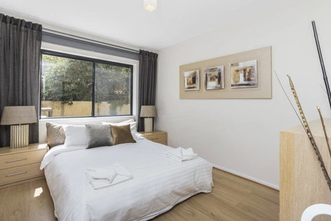 Gorgeous 26 1 Bed Designer Fitout Perfect Location - Accommodation Gladstone 39