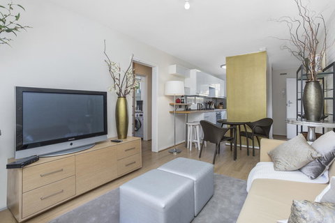Gorgeous 26 1 Bed Designer Fitout Perfect Location - Accommodation Gladstone 20