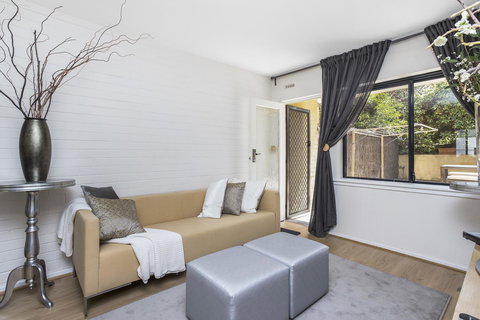 Gorgeous 26 1 Bed Designer Fitout Perfect Location - Accommodation Gladstone 23