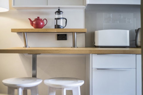 Gorgeous 26 1 Bed Designer Fitout Perfect Location - Accommodation Gladstone 19