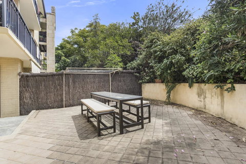 Gorgeous 26 1 Bed Designer Fitout Perfect Location - Accommodation Gladstone 21