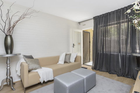 Gorgeous 26 1 Bed Designer Fitout Perfect Location - Accommodation Gladstone 8