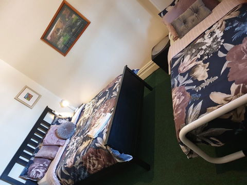 Junction Hotel Moora - Accommodation Gladstone 2
