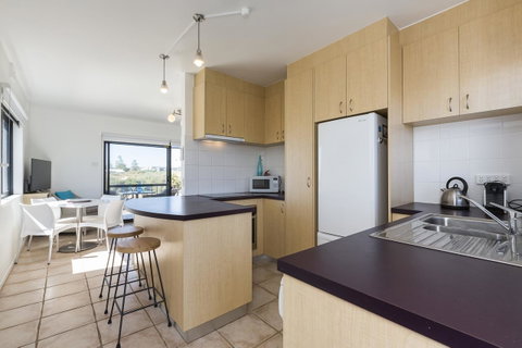 Cottesloe Marine Apartment - Executive Escapes - Accommodation Gladstone 10
