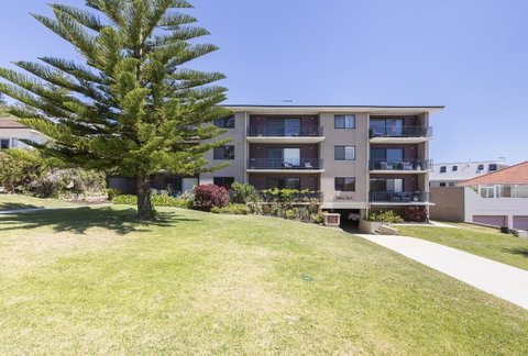 Cottesloe Marine Apartment - Executive Escapes - Accommodation Gladstone 18