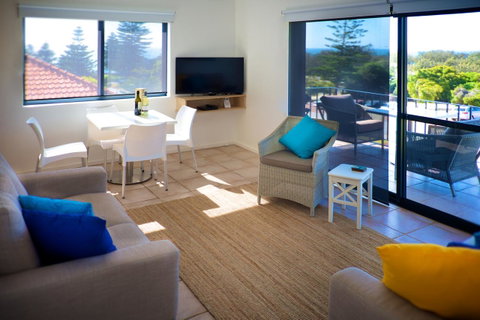 Cottesloe Marine Apartment - Executive Escapes - Accommodation Gladstone 4