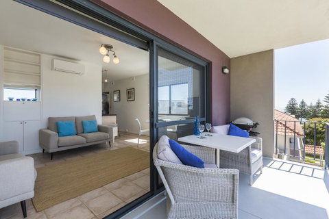Cottesloe Marine Apartment - Executive Escapes - Accommodation Gladstone 7