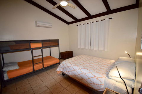 Wildsights Villas - Accommodation Gladstone 3
