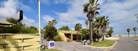 Wildsights Villas - Accommodation Gladstone 19