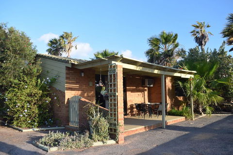 Wildsights Villas - Accommodation Gladstone 8