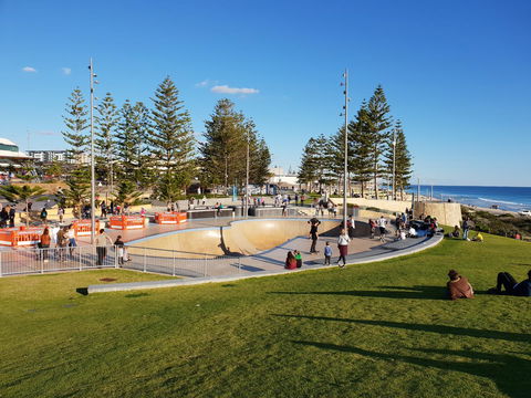 Scarborough - Oceanview 2 Bed, 2 Bathroom Apartment - Accommodation Gladstone 1