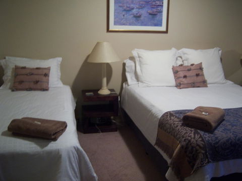 Scarborough - Oceanview 2 Bed, 2 Bathroom Apartment - Accommodation Gladstone 12