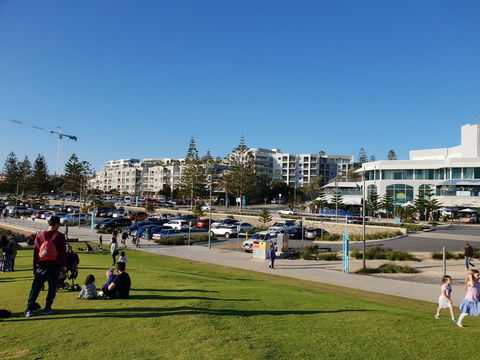 Scarborough - Oceanview 2 Bed, 2 Bathroom Apartment - Accommodation Gladstone 4