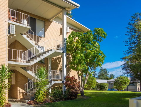 Cottesloe Beach Pines Apartment - Accommodation Gladstone 11
