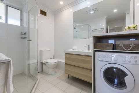 Cottesloe Beach Pines Apartment - Accommodation Gladstone 10