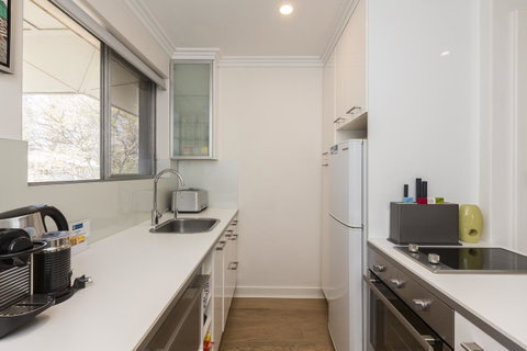 Cottesloe Beach Pines Apartment - Accommodation Gladstone 2